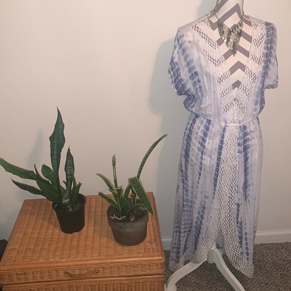 Beach cover up by Blue Island Beach. - Picture 1 of 5